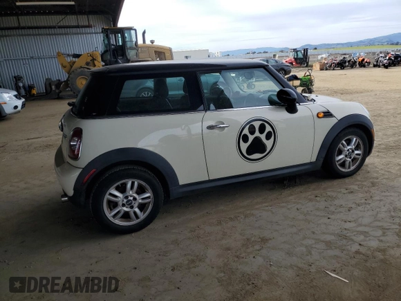 2013 MINI Hardtop with VIN WMWSU3C50DT684488, listed as a Copart auction lot 45773045 with 137,192 mi miles and Clean Title. Bid and sale history available at DreamBid. Image 3.