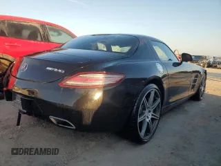 2011 Mercedes-Benz SLS AMG SLS AMG z VIN WDDRJ7HA6BA002512, wystawiony jako Copart lot #72158674 z przebiegiem Nie podano mil oraz Szkody całkowita. Historia ofert i sprzedaży dostępna na DreamBid. Obrazek 3.