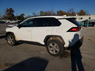 2022 Toyota RAV4 XLE with VIN 2T3P1RFV8NW299890, listed as a Copart auction lot 81045724 with 51,506 mi miles and Salvage title. Bid and sale history available at DreamBid. Image 2.