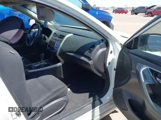 2014 Nissan Altima SV with VIN 1N4AL3AP0EC287716, listed as a IAAI auction lot 42142482 with 119,861 mi miles and . Bid and sale history available at DreamBid. Image 5.