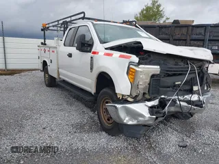 2017 Ford F-250 XL with VIN 1FD7X2B6XHEE15151, listed as a IAAI auction lot 42161769 with 293,798 mi miles and . Bid and sale history available at DreamBid. Image 1.