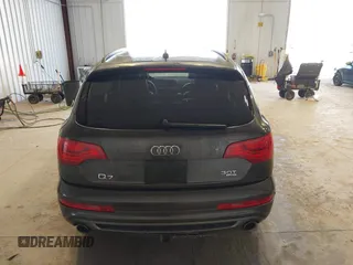 2015 Audi Q7 3.0T S line Prestige with VIN WA1DGAFE1FD014555, listed as a IAAI auction lot 41176881 with 149,546 mi miles. Bid and sale history available at carsss.com. Image 16.