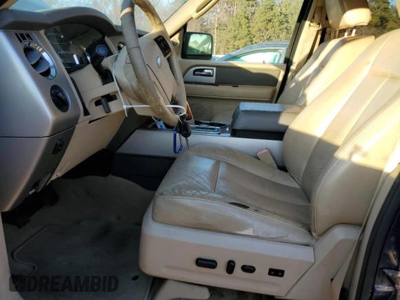 2009 Ford Expedition EL Eddie Bauer with VIN 1FMFK18539EB10658, listed as a Copart auction lot 81851124 with 204,734 mi miles and Clean Title. Bid and sale history available at carsss.com. Image 7.