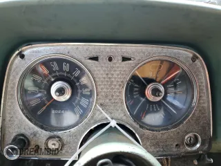 1960 Plymouth Valiant z VIN 1307117456, wystawiony jako Copart lot #48976045 z przebiegiem 20 241 mil mil oraz Czysty tytuł • Clean title. Historia ofert i sprzedaży dostępna na DreamBid. Obrazek 9.
