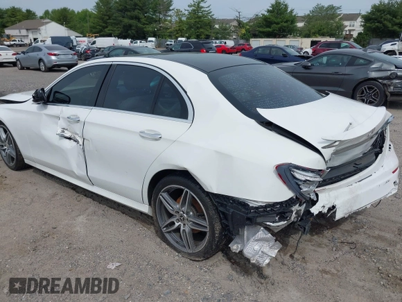 2018 Mercedes-Benz E 300 z VIN WDDZF4JBXJA448650, wystawiony jako IAAI lot #42343961 z przebiegiem 92 810 mil mil oraz . Historia ofert i sprzedaży dostępna na DreamBid. Obrazek 3.
