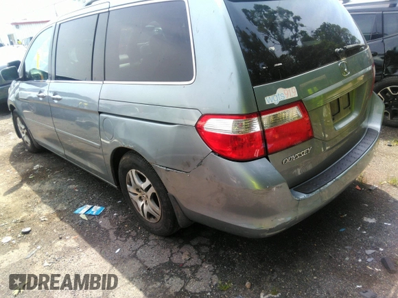 2006 Honda Odyssey EX-L with VIN 5FNRL38706B107724, listed as a IAAI auction lot 39245592 with 186,885 mi miles. Bid and sale history available at carsss.com. Image 3.