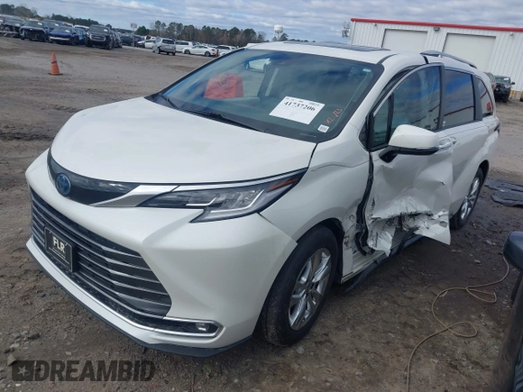 2021 Toyota Sienna Limited with VIN 5TDZRKEC5MS017567, listed as a IAAI auction lot 41737206 with 50,779 mi miles. Bid and sale history available at carsss.com. Image 17.
