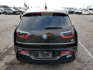 2020 BMW i3 z VIN WBY8P4C08L7G74380, wystawiony jako Copart lot #40858024 z przebiegiem 34 379 mil mil oraz . Historia ofert i sprzedaży dostępna na DreamBid. Obrazek 6.