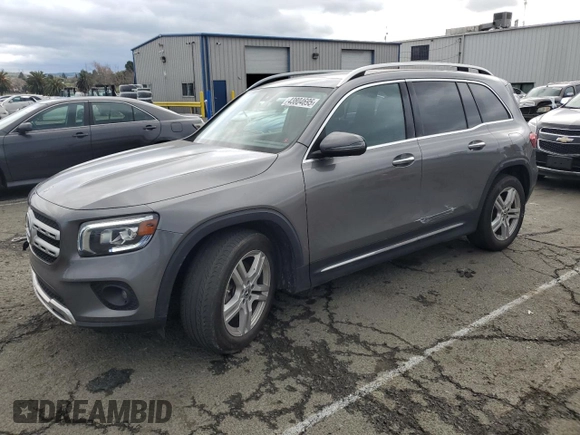 2023 Mercedes-Benz GLB 250 z VIN W1N4M4GB4PW260633, wystawiony jako Copart lot #43804695 z przebiegiem 37 763 mil mil oraz Szkoda całkowita • Salvage title. Historia ofert i sprzedaży dostępna na DreamBid. Obrazek 1.
