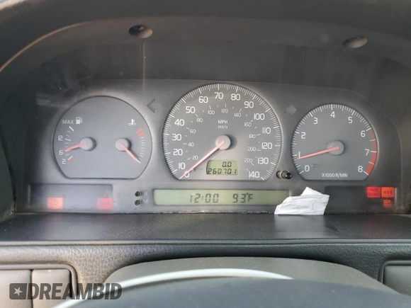 2000 Volvo S70 с VIN YV1LS61J1Y2646367, выставлен на аукционе Copart как лот 53494485 с пробегом 260 701 миль миль и Списание • Salvage title. История ставок и продаж доступна на DreamBid. Изображение 9.