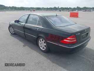 2001 Mercedes-Benz S 320/430/500 z VIN WDBNG75J81A155496, wystawiony jako IAAI lot #42462708 z przebiegiem Nie podano mil oraz . Historia ofert i sprzedaży dostępna na DreamBid. Obrazek 3.
