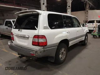 2006 Toyota Land Cruiser with VIN JTEHT05J562097054, listed as a IAAI auction lot 41539648 with 286,946 mi miles. Bid and sale history available at carsss.com. Image 4.