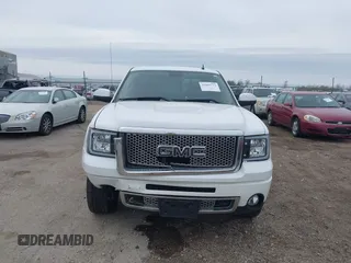2007 GMC Sierra Denali z VIN 2GTEK638671689948, wystawiony jako IAAI lot #41963753 z przebiegiem 192 416 mil mil oraz . Historia ofert i sprzedaży dostępna na DreamBid. Obrazek 12.