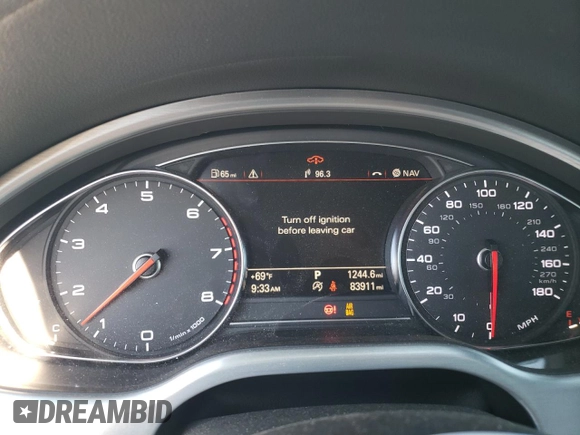 2015 Audi A8 с VIN WAUJGAFD3FN030568, выставлен на аукционе Copart как лот 75785923 с пробегом 83 911 миль миль и . История ставок и продаж доступна на DreamBid. Изображение 9.