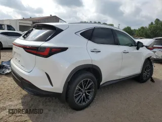 2024 Lexus NX 250 Premium z VIN JTJGDCAZ0R2014142, wystawiony jako Copart lot #57354345 z przebiegiem 1 022 mil mil oraz Szkoda całkowita • Salvage title. Historia ofert i sprzedaży dostępna na DreamBid. Obrazek 3.