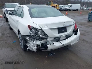 2019 Mercedes-Benz C 300 with VIN 55SWF8EB1KU293427, listed as a IAAI auction lot 41673663 with 61,295 mi miles and . Bid and sale history available at carsss.com. Image 6.
