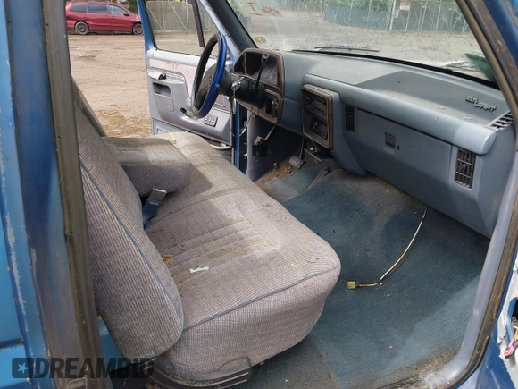 1990 Ford F-150 z VIN 1FTEF15N5LNB22374, wystawiony jako IAAI lot #42443032 z przebiegiem 97 868 mil mil oraz . Historia ofert i sprzedaży dostępna na DreamBid. Obrazek 5.