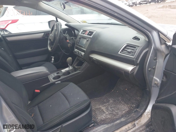 2015 Subaru Outback 2.5i with VIN 4S4BSAAC0F3269068, listed as a IAAI auction lot 41672708 with 169,591 mi miles. Bid and sale history available at carsss.com. Image 5.