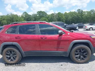 2017 Jeep Cherokee Trailhawk L Plus с VIN 1C4PJMBS4HD217640, выставлен на аукционе IAAI как лот 42546332 с пробегом 58 141 миль миль и . История ставок и продаж доступна на DreamBid. Изображение 13.