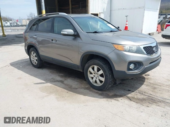 2011 Kia Sorento LX with VIN 5XYKT4A1XBG063246, listed as a IAAI auction lot 42019664 with 264,937 mi miles. Bid and sale history available at carsss.com. Image 1.