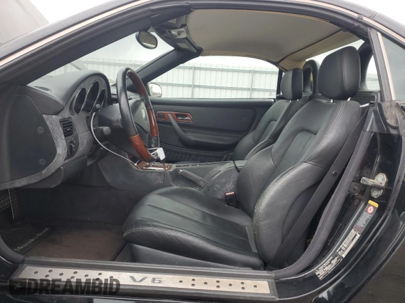2002 Mercedes-Benz SLK 320 z VIN WDBKK65F12F250431, wystawiony jako Copart lot #86139214 z przebiegiem 72 356 mil mil oraz Czysty tytuł • Clean title. Historia ofert i sprzedaży dostępna na DreamBid. Obrazek 7.