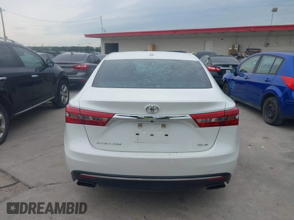 2016 Toyota Avalon Limited z VIN 4T1BK1EB7GU235304, wystawiony jako IAAI lot #42443795 z przebiegiem 197 261 mil mil oraz . Historia ofert i sprzedaży dostępna na DreamBid. Obrazek 16.