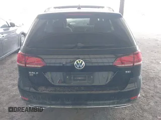 2018 Volkswagen Golf SportWagen S with VIN 3VWD17AUXJM750770, listed as a IAAI auction lot 41813264 with 72,619 mi miles. Bid and sale history available at carsss.com. Image 15.