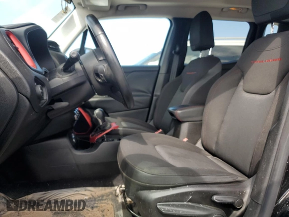 2015 Jeep Renegade Trailhawk z VIN ZACCJBCT1FPC41628, wystawiony jako Copart lot #59054825 z przebiegiem 138 053 mil mil oraz Szkoda całkowita • Salvage title. Historia ofert i sprzedaży dostępna na DreamBid. Obrazek 7.