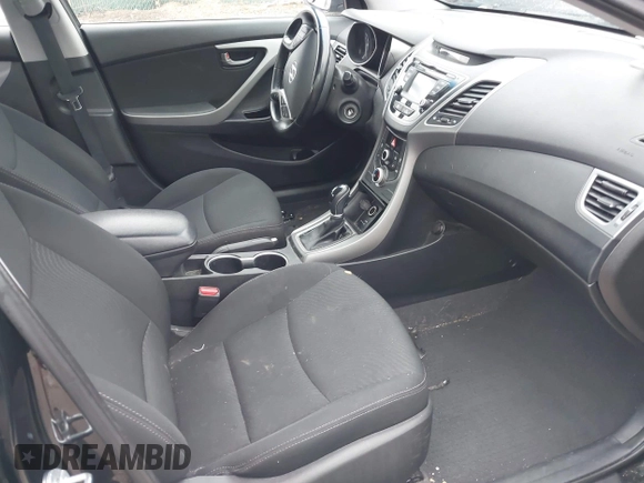 2015 Hyundai Elantra SE z VIN 5NPDH4AE5FH589344, wystawiony jako IAAI lot #42188682 z przebiegiem Nie podano mil oraz . Historia ofert i sprzedaży dostępna na DreamBid. Obrazek 5.