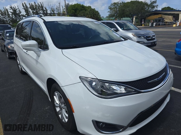 2019 Chrysler Pacifica Touring L с VIN 2C4RC1BG8KR537531, выставлен на аукционе Copart как лот 61310565 с пробегом 270 448 миль миль и Чистый • Clean title. История ставок и продаж доступна на DreamBid. Изображение 1.