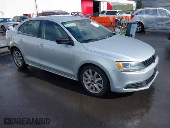 2012 Volkswagen Jetta S с VIN 3VW2K7AJ8CM394204, выставлен на аукционе IAAI как лот 41721042 с пробегом 215 326 миль миль и . История ставок и продаж доступна на DreamBid. Изображение 1.