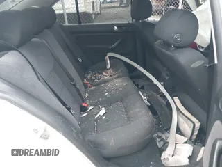 2000 Volkswagen Jetta z VIN 3VWSC29M4YM115496, wystawiony jako IAAI lot #41912780 z przebiegiem 200 439 mil mil oraz . Historia ofert i sprzedaży dostępna na DreamBid. Obrazek 8.