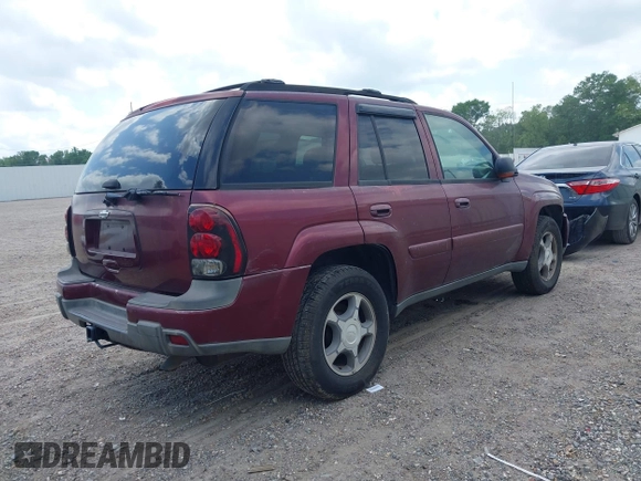 2005 Chevrolet TrailBlazer LS with VIN 1GNDS13S052269570, listed as a IAAI auction lot 42041784 with 143,024 mi miles and . Bid and sale history available at DreamBid. Image 4.