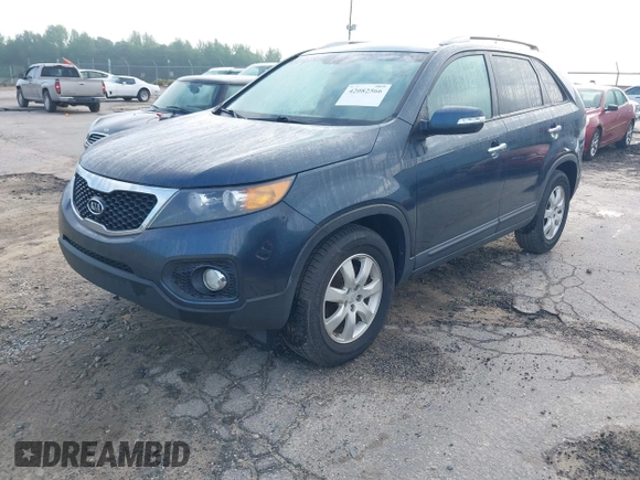 2012 Kia Sorento LX with VIN 5XYKT4A68CG197508, listed as a IAAI auction lot 42082566 with 195,862 mi miles. Bid and sale history available at carsss.com. Image 2.