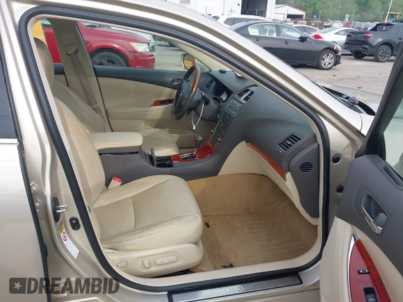 2011 Lexus ES with VIN JTHBK1EG3B2464159, listed as a IAAI auction lot 42040651 with 162,261 mi miles. Bid and sale history available at carsss.com. Image 5.