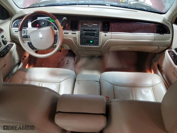 2008 Lincoln Town Car Limited with VIN 2LNHM82V58X659991, listed as a Copart auction lot 47543445 with 105,411 mi miles and Non Repairable. Bid and sale history available at carsss.com. Image 8.