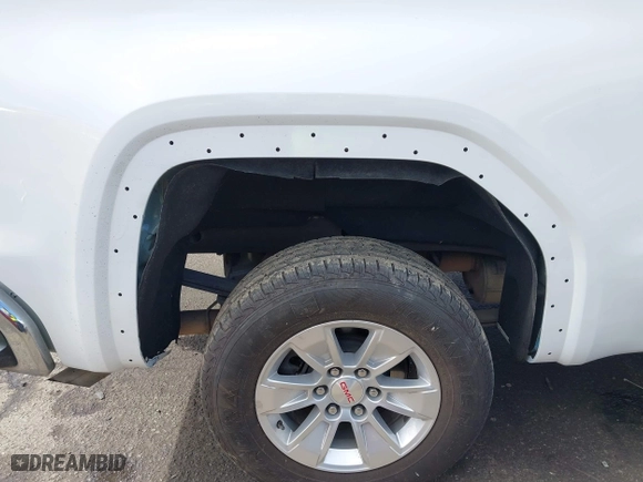 2022 GMC Sierra 1500 SLE with VIN 1GTR8BEK5NZ135368, listed as a IAAI auction lot 41544688 with 113,322 mi miles. Bid and sale history available at carsss.com. Image 18.