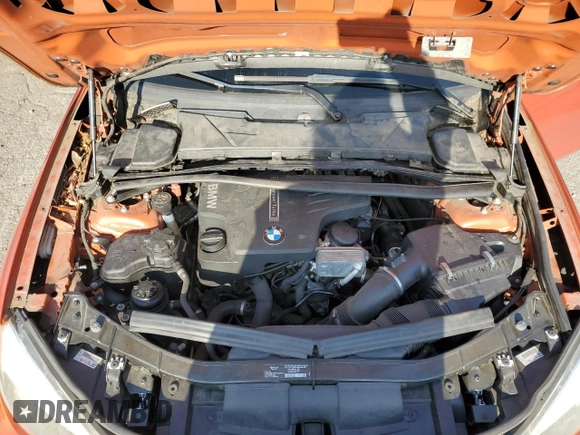 2014 BMW X1 xDrive28i z VIN WBAVL1C50EVY11864, wystawiony jako Copart lot #54181865 z przebiegiem 84 636 mil mil oraz Szkoda całkowita • Salvage title. Historia ofert i sprzedaży dostępna na DreamBid. Obrazek 12.