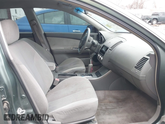 2005 Nissan Altima 3.5 SE with VIN 1N4BL11D55C195435, listed as a IAAI auction lot 41722724 with 182,495 mi miles. Bid and sale history available at carsss.com. Image 5.