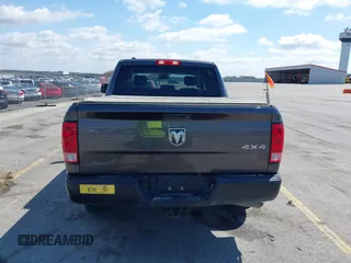 2018 Ram 1500 SSV z VIN 1C6RR7XT1JS270616, wystawiony jako IAAI lot #42080855 z przebiegiem 129 819 mil mil oraz . Historia ofert i sprzedaży dostępna na DreamBid. Obrazek 16.