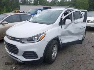 2020 Chevrolet Trax LT z VIN KL7CJLSB7LB075309, wystawiony jako IAAI lot #42200180 z przebiegiem 56 529 mil mil oraz . Historia ofert i sprzedaży dostępna na DreamBid. Obrazek 2.