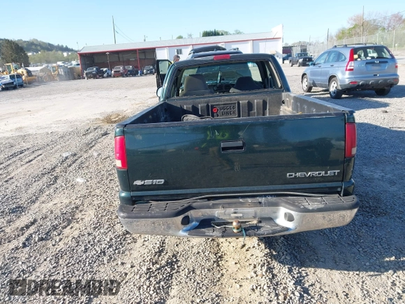 2003 Chevrolet S-10 with VIN 1GCCS19H038283804, listed as a IAAI auction lot 42018334 with 171,940 mi miles and . Bid and sale history available at DreamBid. Image 17.