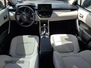 2022 Toyota Corolla Cross L with VIN 7MUAAAAG5NV033542, listed as a Copart auction lot 50146015 with 43,540 mi miles and Clean title. Bid and sale history available at DreamBid. Image 8.