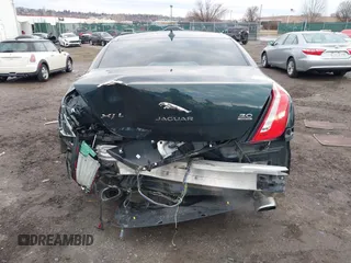 2015 Jaguar XJ Portfolio z VIN SAJWJ2GD7F8V84372, wystawiony jako IAAI lot #41489177 z przebiegiem 78 891 mil mil oraz . Historia ofert i sprzedaży dostępna na DreamBid. Obrazek 16.