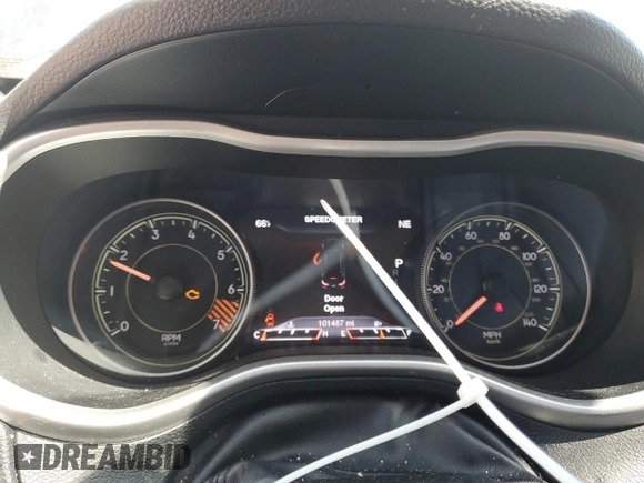 2014 Jeep Cherokee Limited with VIN 1C4PJLDB6EW226055, listed as a Copart auction lot 49098355 with 101,487 mi miles and Salvage Title. Bid and sale history available at carsss.com. Image 9.