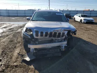 2019 Jeep Cherokee Limited with VIN 1C4PJMDX2KD383123, listed as a Copart auction lot 50244275 with Not Provided miles and Salvage Title. Bid and sale history available at DreamBid. Image 5.