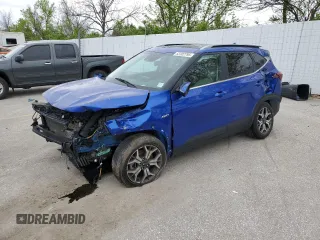 2021 Kia Seltos EX z VIN KNDERCAA0M7072270, wystawiony jako Copart lot #52302795 z przebiegiem 103 185 mil mil oraz Szkoda całkowita • Salvage title. Historia ofert i sprzedaży dostępna na DreamBid. Obrazek 1.