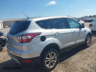 2017 Ford Escape SE with VIN 1FMCU0GD0HUB35831, listed as a IAAI auction lot 41897132 with 213,117 mi miles. Bid and sale history available at carsss.com. Image 4.