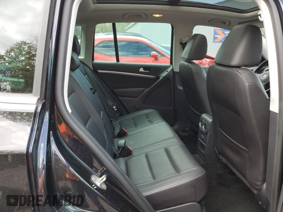 2017 Volkswagen Tiguan with VIN WVGMV7AX2HK031639, listed as a Copart auction lot 72950744 with 109,445 mi miles and Salvage title. Bid and sale history available at DreamBid. Image 11.