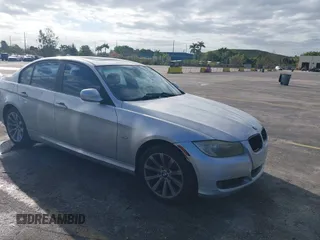 2011 BMW 3 Series 328i z VIN WBAPH7G56BNM54886, wystawiony jako IAAI lot #41663142 z przebiegiem 170 212 mil mil oraz . Historia ofert i sprzedaży dostępna na DreamBid. Obrazek 1.